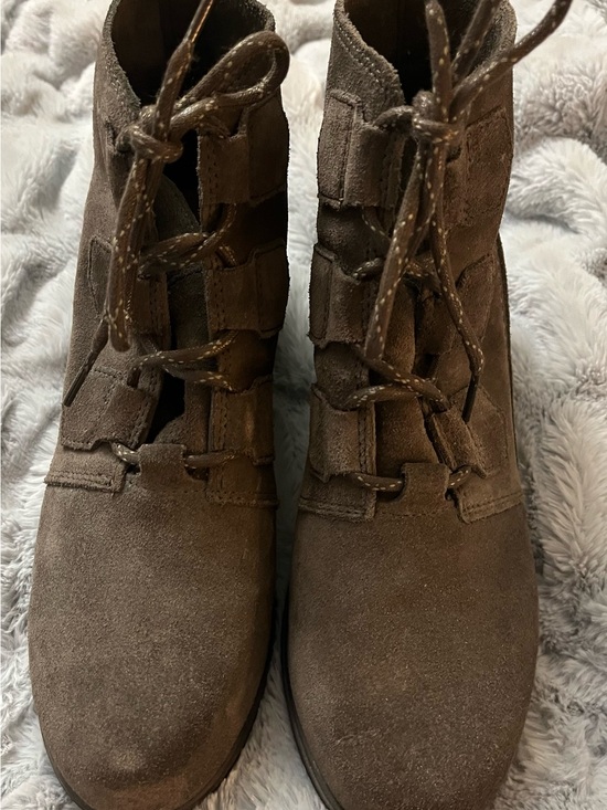 Sorel Shoes - Sorel Brown Suede Lace-Up Ankle Boots